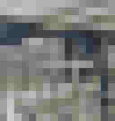 Skidepot mit modernen Ablagen und gesicherten Skiern in Bad Hofgastein.